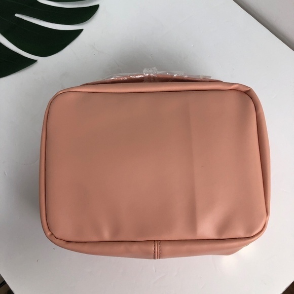 NWT travel makeup bag peach pink - Picture 3 of 9